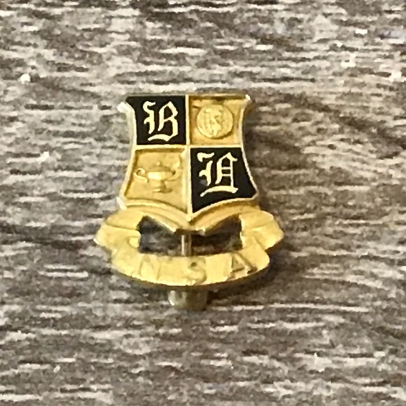 VINTAGE NSA National Secretaries Association Gold Tone & Black Enamel Pin 9/16"L - Picture 2 of 3